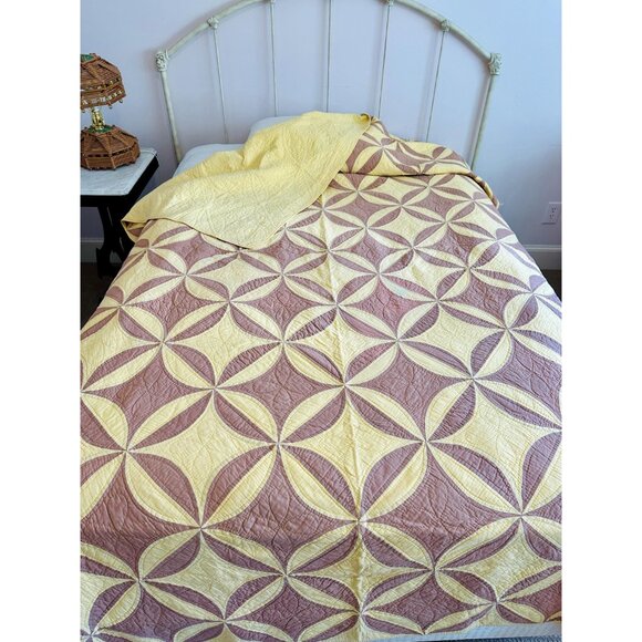 Vintage quilt Orange Peel pattern yellow lavender twin or full Extra Long - Picture 4 of 10